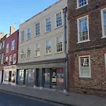 Apt 3, 71 Micklegate, York